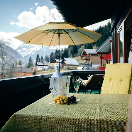 Almajur Otel Mittelberg