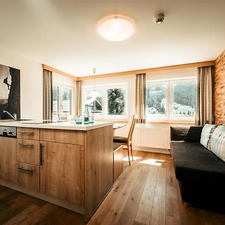 Hotel Almajur Mittelberg