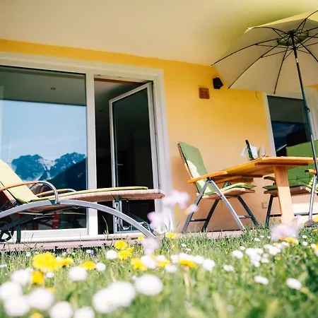 Hotel Almajur Mittelberg