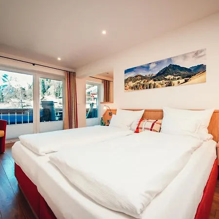 Hotel Almajur Mittelberg
