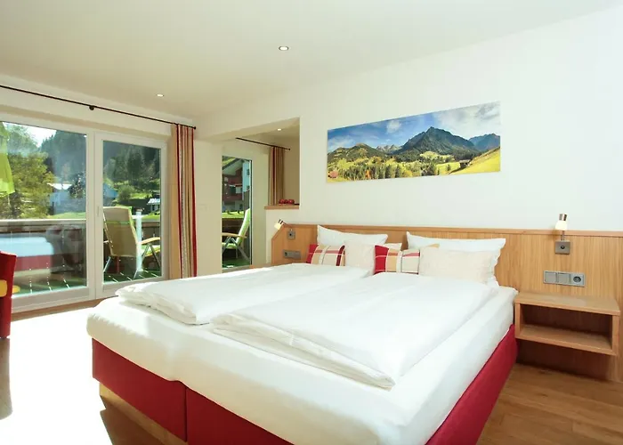 Hotel Almajur Mittelberg